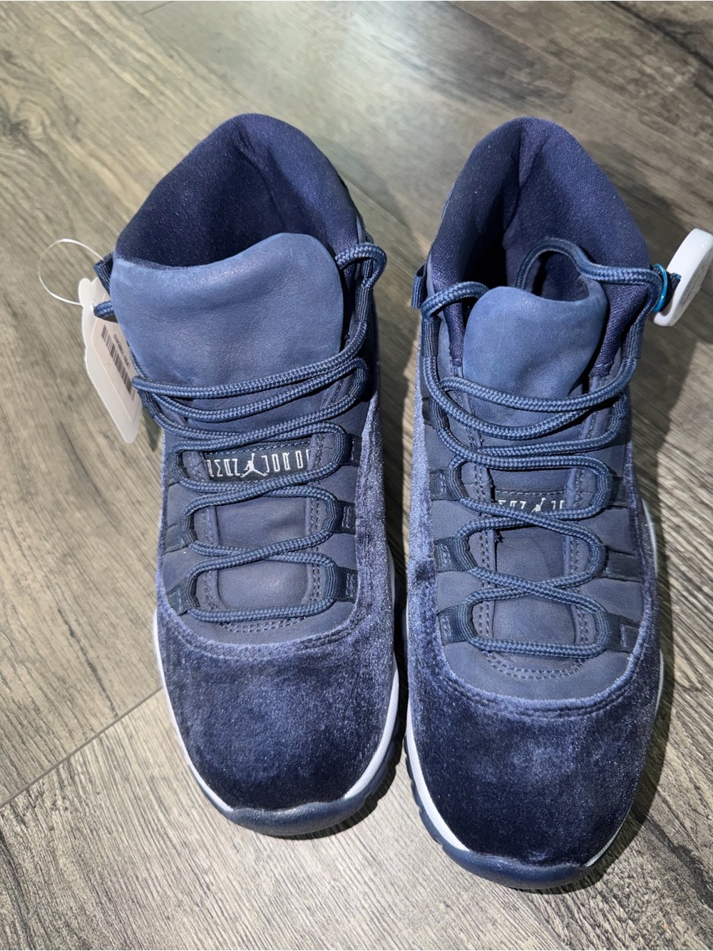 Wmns Air Jordan 11 Retro 'Midnight Navy Velvet